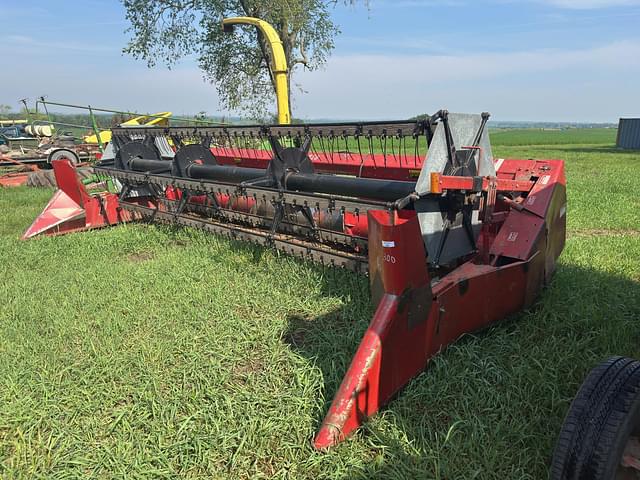 Image of Case IH 820 equipment image 1