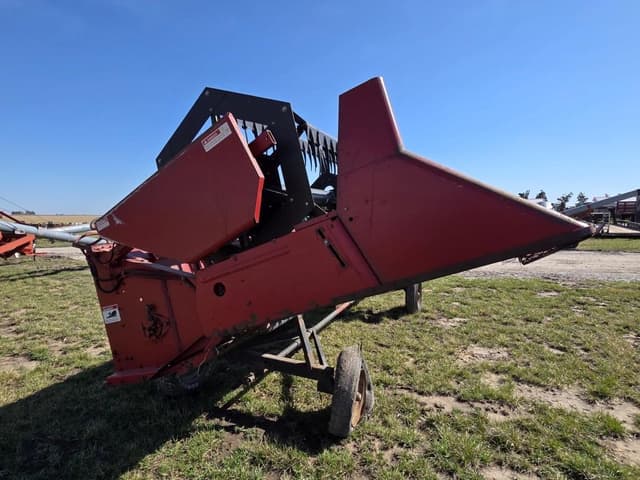 Image of Case IH 820 equipment image 4