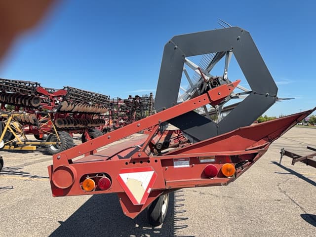 Image of Case IH 8220 equipment image 2