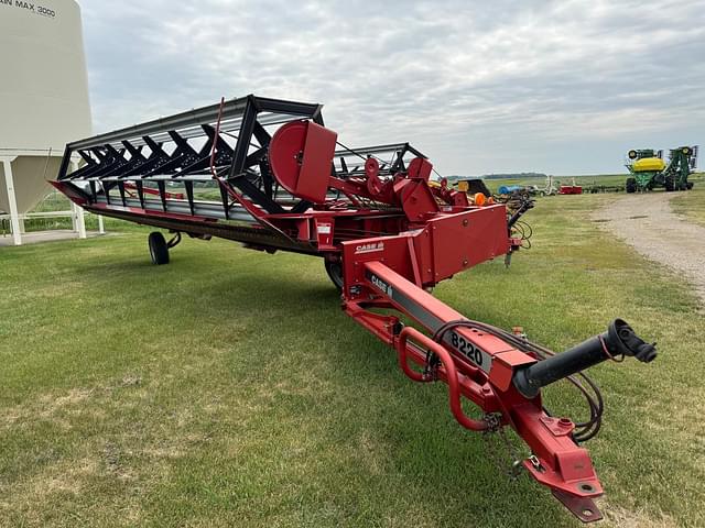 Image of Case IH 8220 equipment image 2