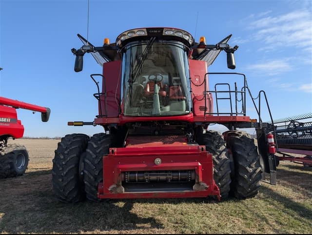 Image of Case IH 8230 equipment image 2