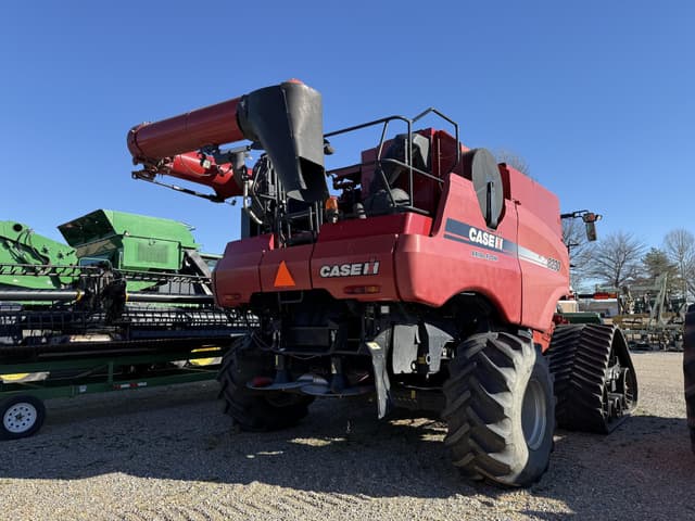 Image of Case IH 8230 equipment image 4