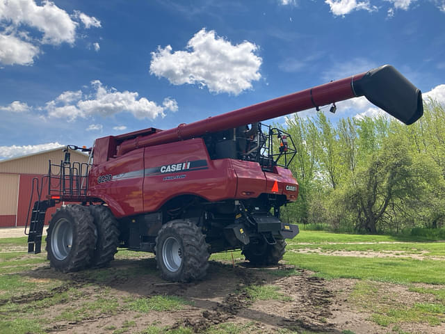 Image of Case IH 8230 equipment image 1