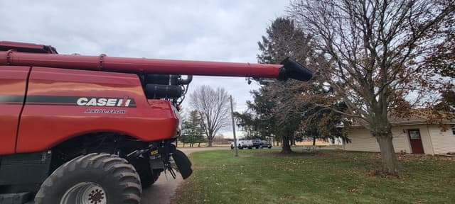 Image of Case IH 8240 equipment image 2
