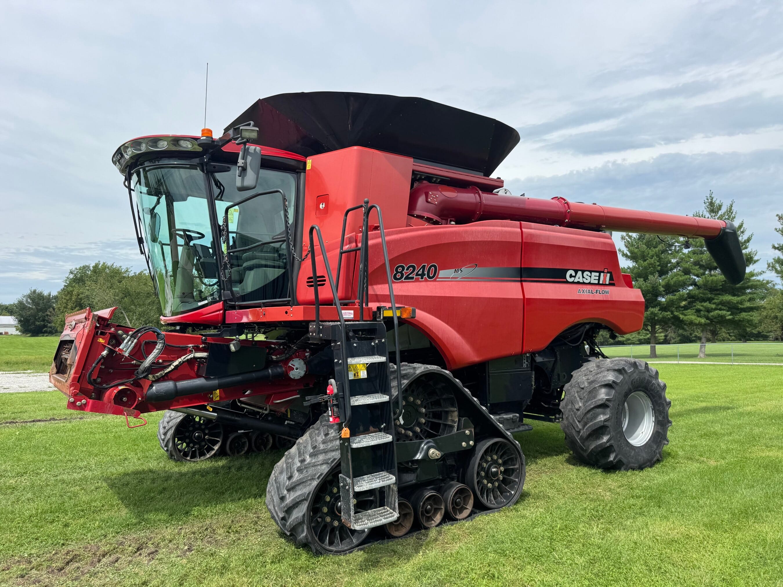 2015 Case IH 8240 Equipment Image0