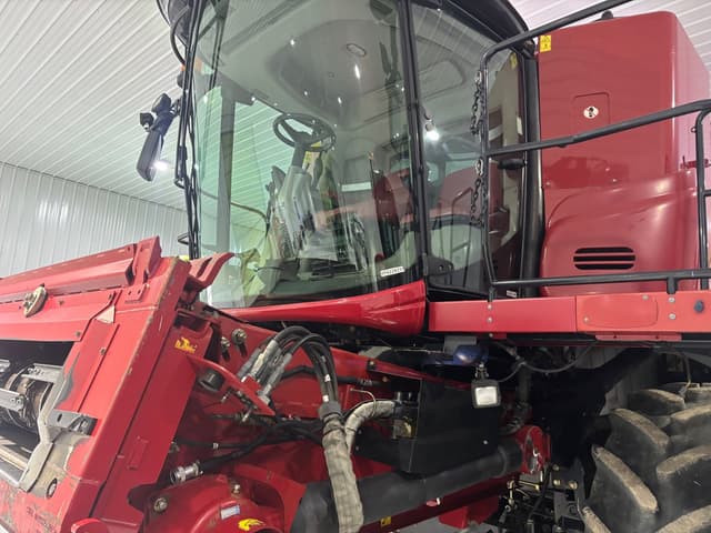 Image of Case IH 8240 equipment image 4