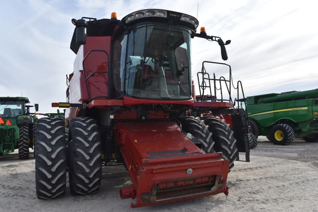 Image of Case IH 8240 equipment image 2