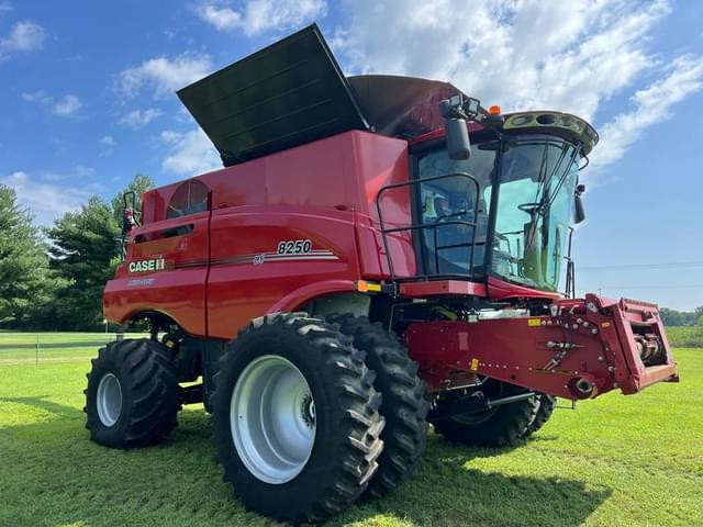 Image of Case IH 8250 equipment image 1