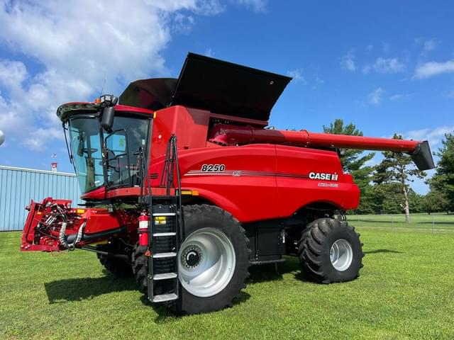 Image of Case IH 8250 equipment image 2