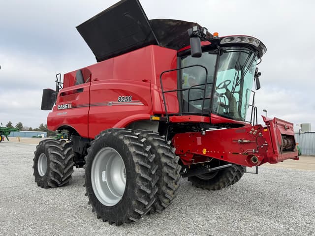 Image of Case IH 8250 equipment image 1