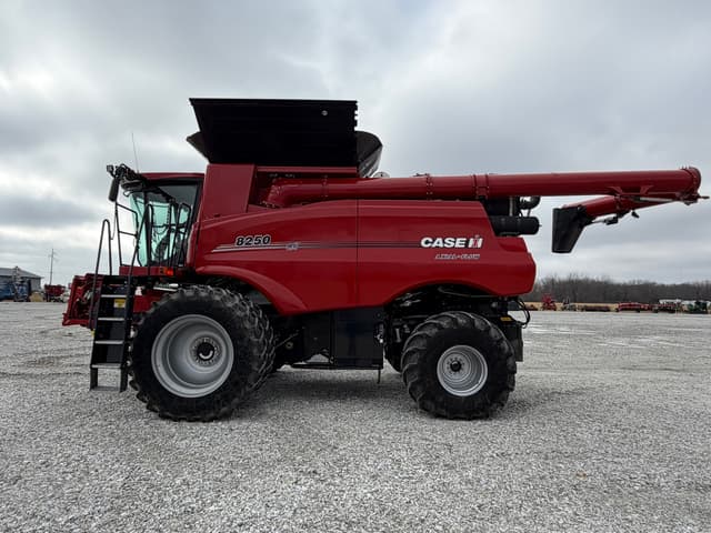 Image of Case IH 8250 equipment image 4