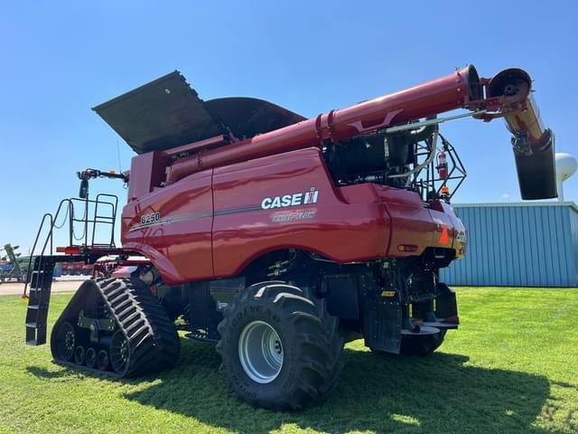 Image of Case IH 8250 equipment image 4
