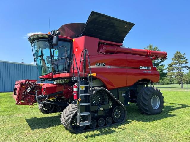 Image of Case IH 8250 equipment image 1