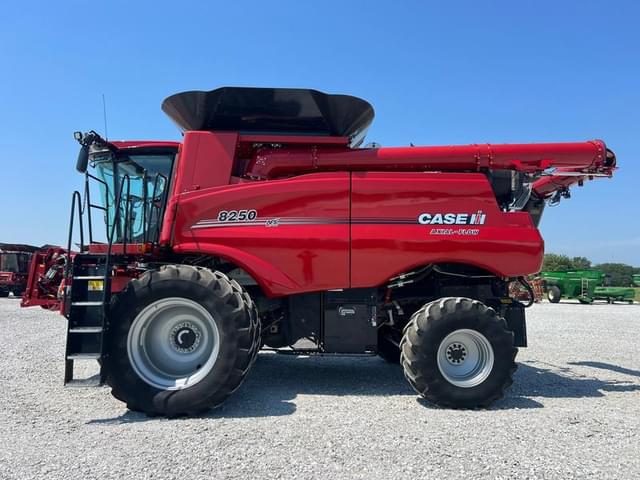 Image of Case IH 8250 equipment image 3