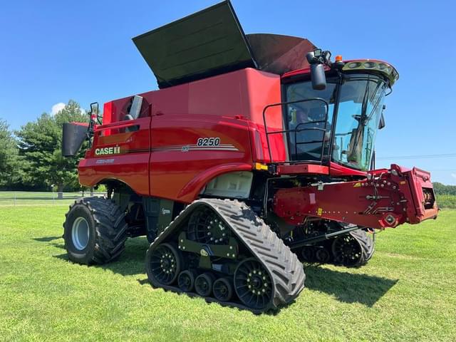 Image of Case IH 8250 equipment image 1
