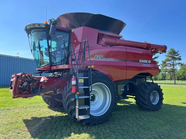 Image of Case IH 8250 equipment image 1