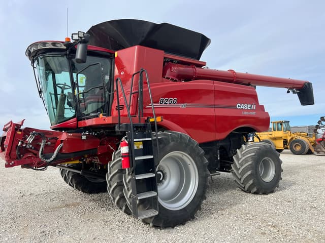 Image of Case IH 8250 equipment image 1
