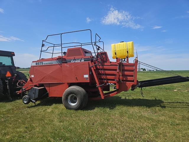 Image of Case IH 8575 equipment image 4