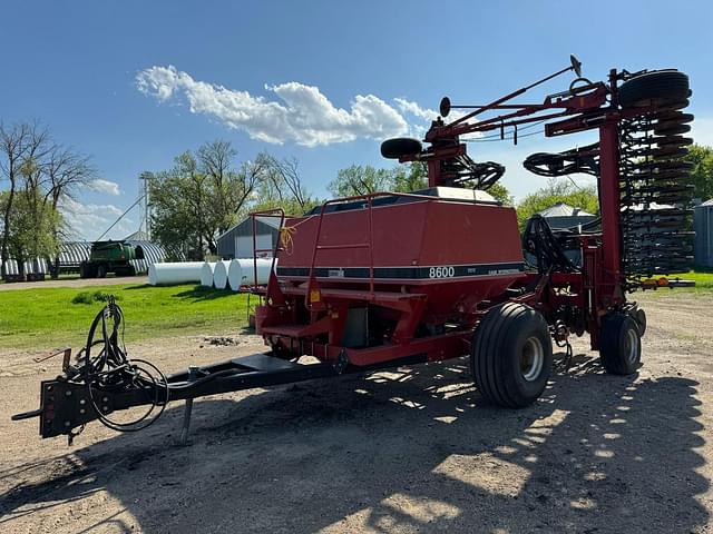 Image of Case IH 8600 equipment image 1