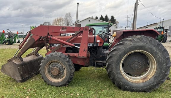 Main image Case IH 885