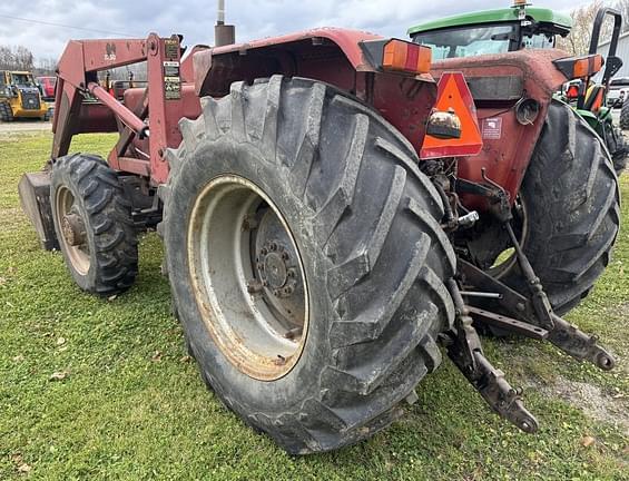 Image of Case IH 885 equipment image 3