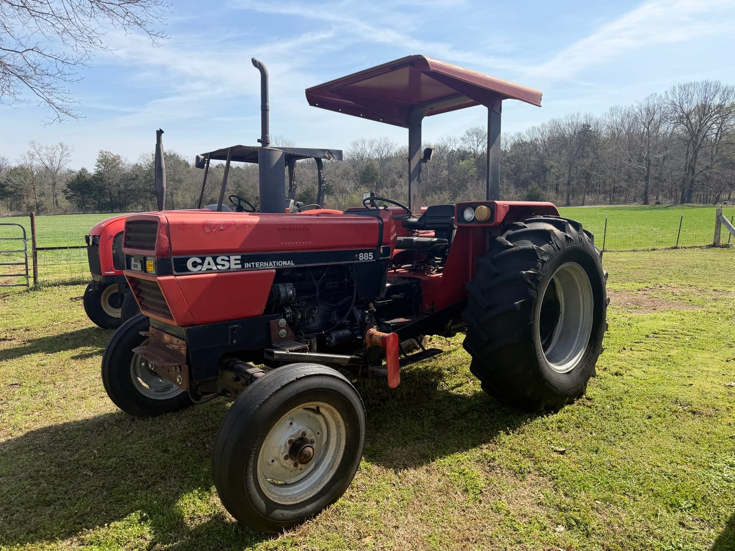 Case IH 885 Equipment Image0