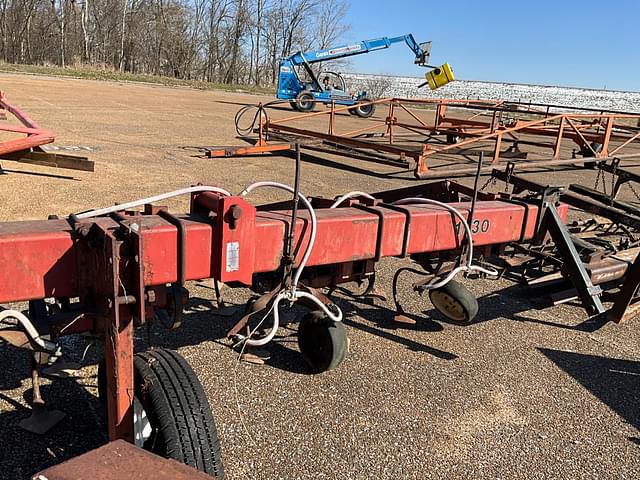 Image of Case IH 1830 equipment image 2