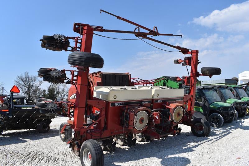 SOLD - Case IH 900 Lot No. 4026 Planting with 12 Rows | Tractor Zoom