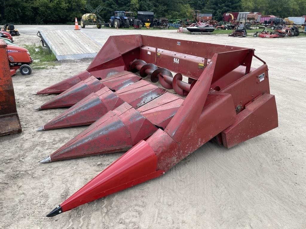 Case IH 944 Equipment Image0