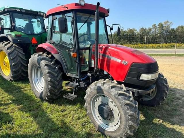 Image of Case IH Farmall 95 equipment image 2