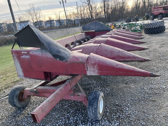 Case IH 1063 Equipment Image0