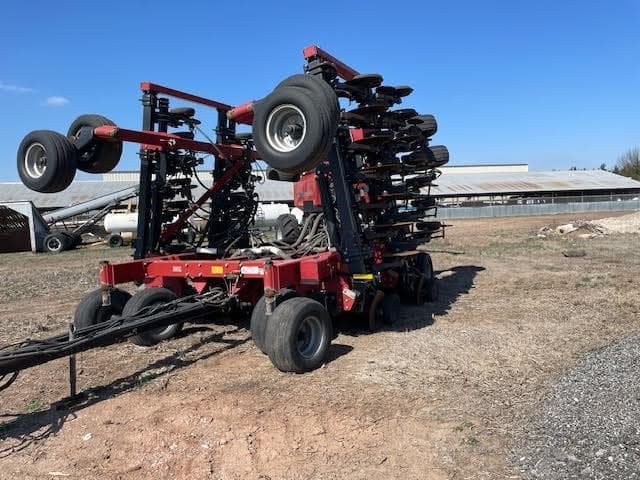 Image of Case IH Precision Air 2330 equipment image 3
