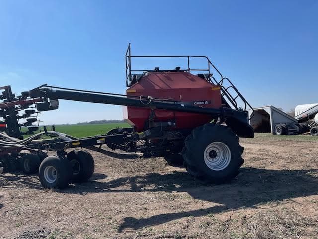 Image of Case IH Precision Air 2330 equipment image 4