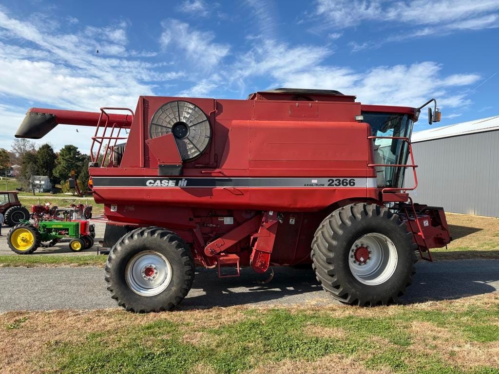 Case IH 2366 Equipment Image0