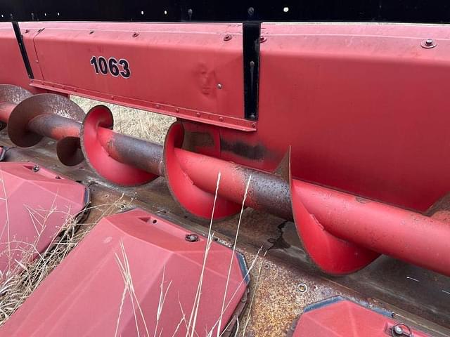 Image of Case IH 1054 equipment image 2