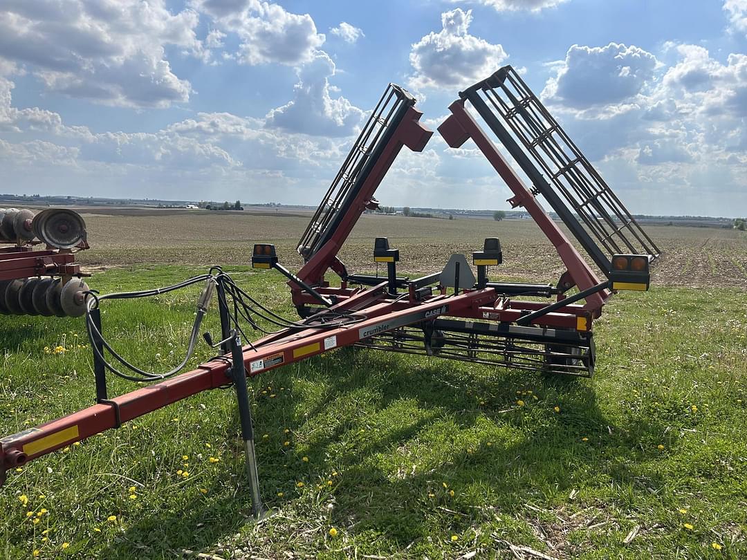 Image of Case IH Crumbler Image 0