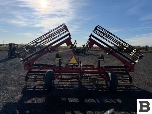 Image of Case IH Crumbler equipment image 3
