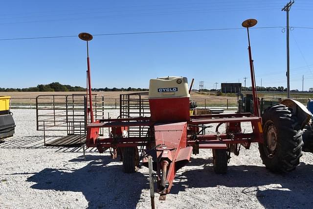 Image of International Harvester 400 equipment image 1