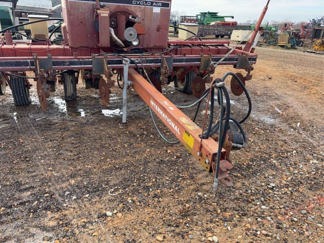 Image of International Harvester 800 Cyclo Air equipment image 4