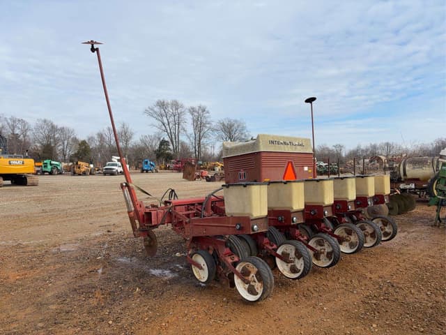 Image of International Harvester 800 Cyclo Air equipment image 1