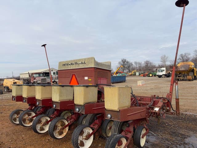 Image of International Harvester 800 Cyclo Air equipment image 3