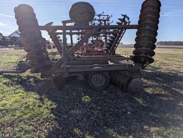 Image of Case IH 490 equipment image 3
