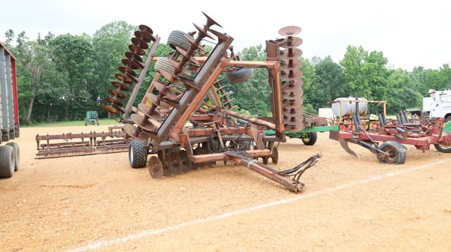 Image of Case IH 596 equipment image 1