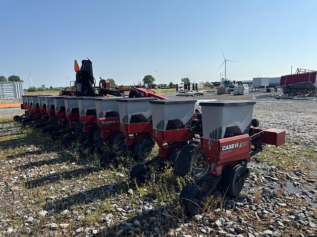 Image of Case IH 1230 equipment image 2