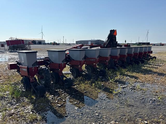 Image of Case IH 1230 equipment image 3