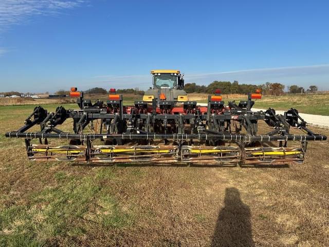 Image of Case IH Ecolo-Tiger 730C equipment image 4