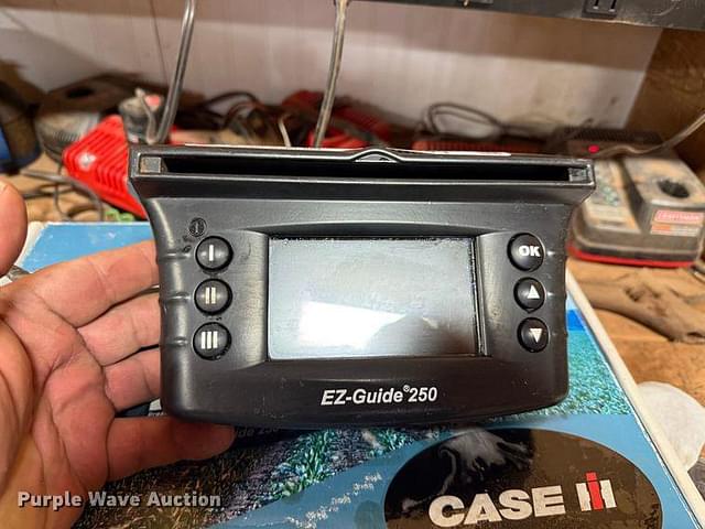 Image of Case IH EZ-Guide 250 equipment image 3