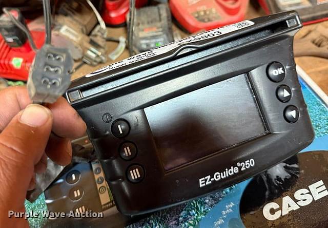 Image of Case IH EZ-Guide 250 equipment image 2
