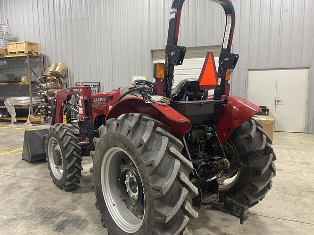 Image of Case IH Farmall 60A equipment image 4