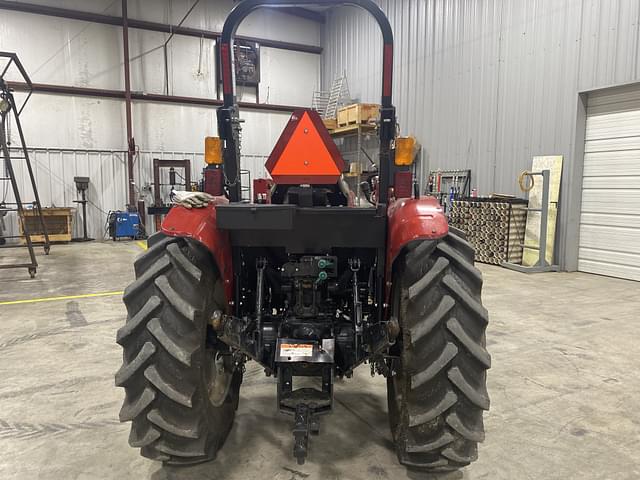 Image of Case IH Farmall 60A equipment image 3